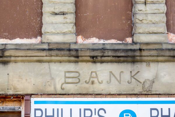 Former Lincoln Savings Bank (now Phillip's Pharmacy), 1017 Mt. V Former Lincoln Savings Bank (now Phillip's Pharmacy), 1017 Mt. V