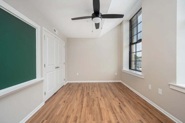 Starling Yard-15 Starling Yard-15